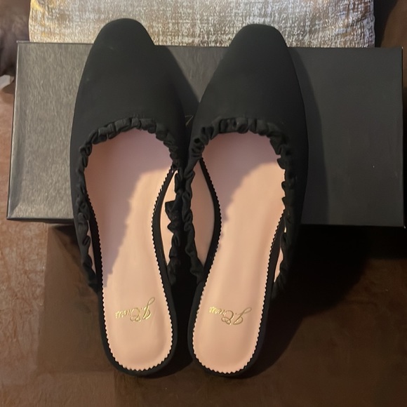NIB J.Crew Carolyn Canvas Ruffle Mule Flats, 8.5 - Picture 2 of 7
